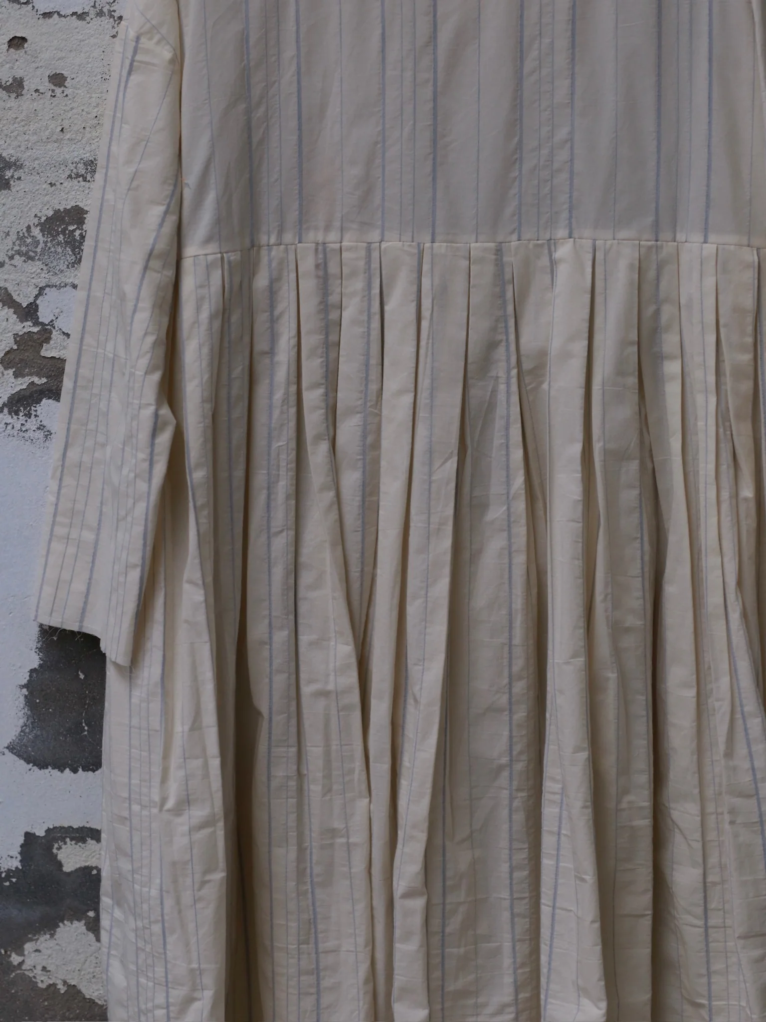 UNISECON 25 Spring/Summer Round Neck Asymmetric Pleated Dress USC-U11W48-MIBAI Beige USC-U11W50 - Image 3