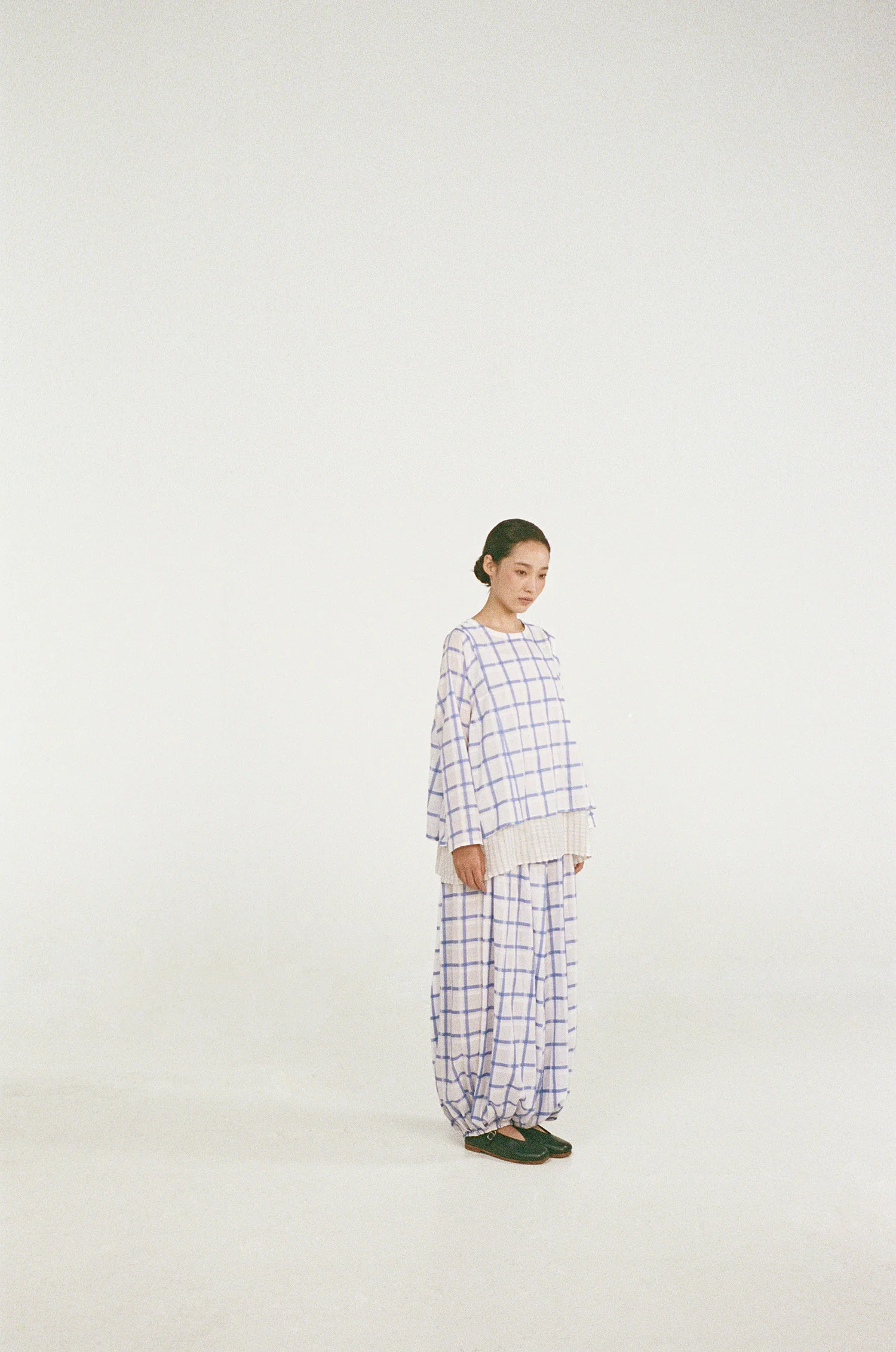 UNISECON SS26 Round Neck Long Sleeve Pleated Top / Oversized Tulip Skirt / Pleated Lantern Pants USC-U13W12-WHITE&BLUE Pants (U13W10) - Image 8