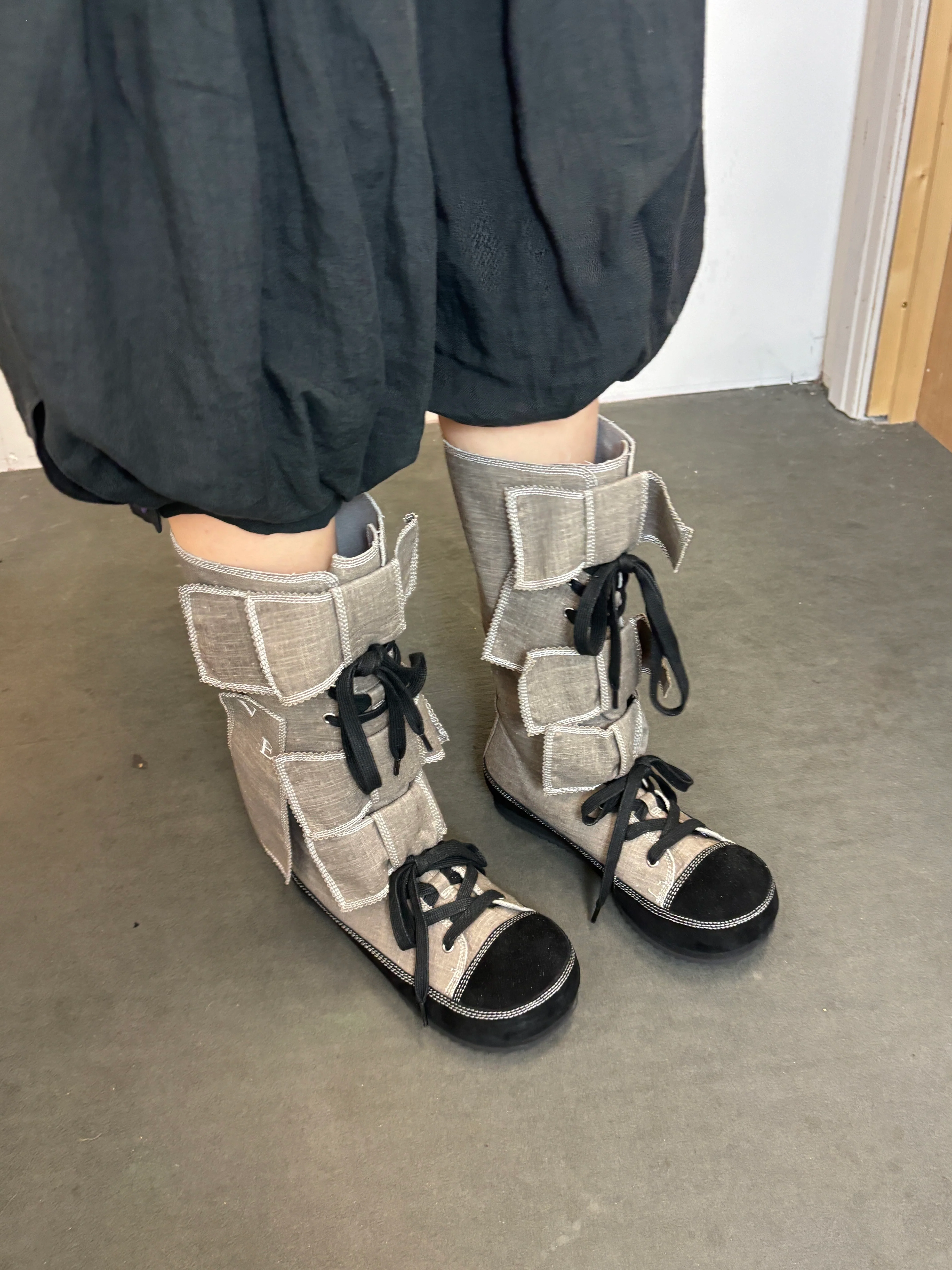 VeniceW Paper Boots VCW-S-27-coal - Image 10