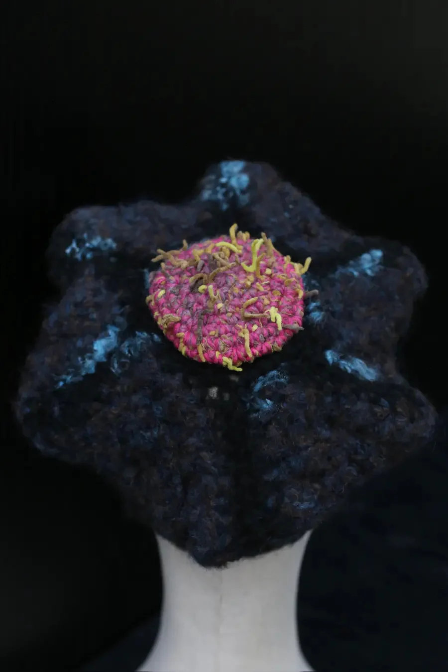 Vitelli sea urchin hat PFW23_VIT0044_02 pink black blue (PV16) - Image 3
