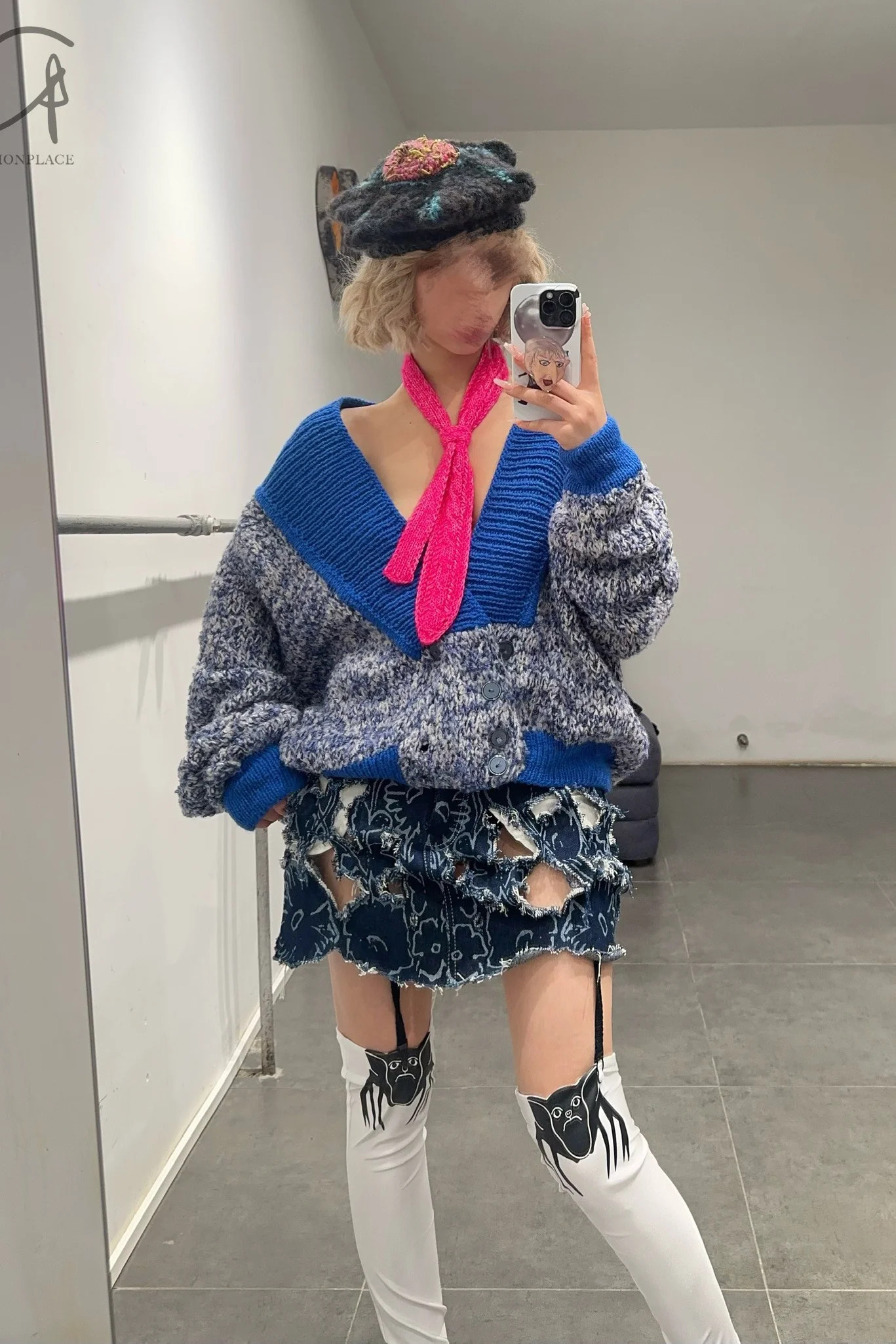 Vitelli sea urchin hat PFW23_VIT0044_02 pink black blue (PV16) - Image 7