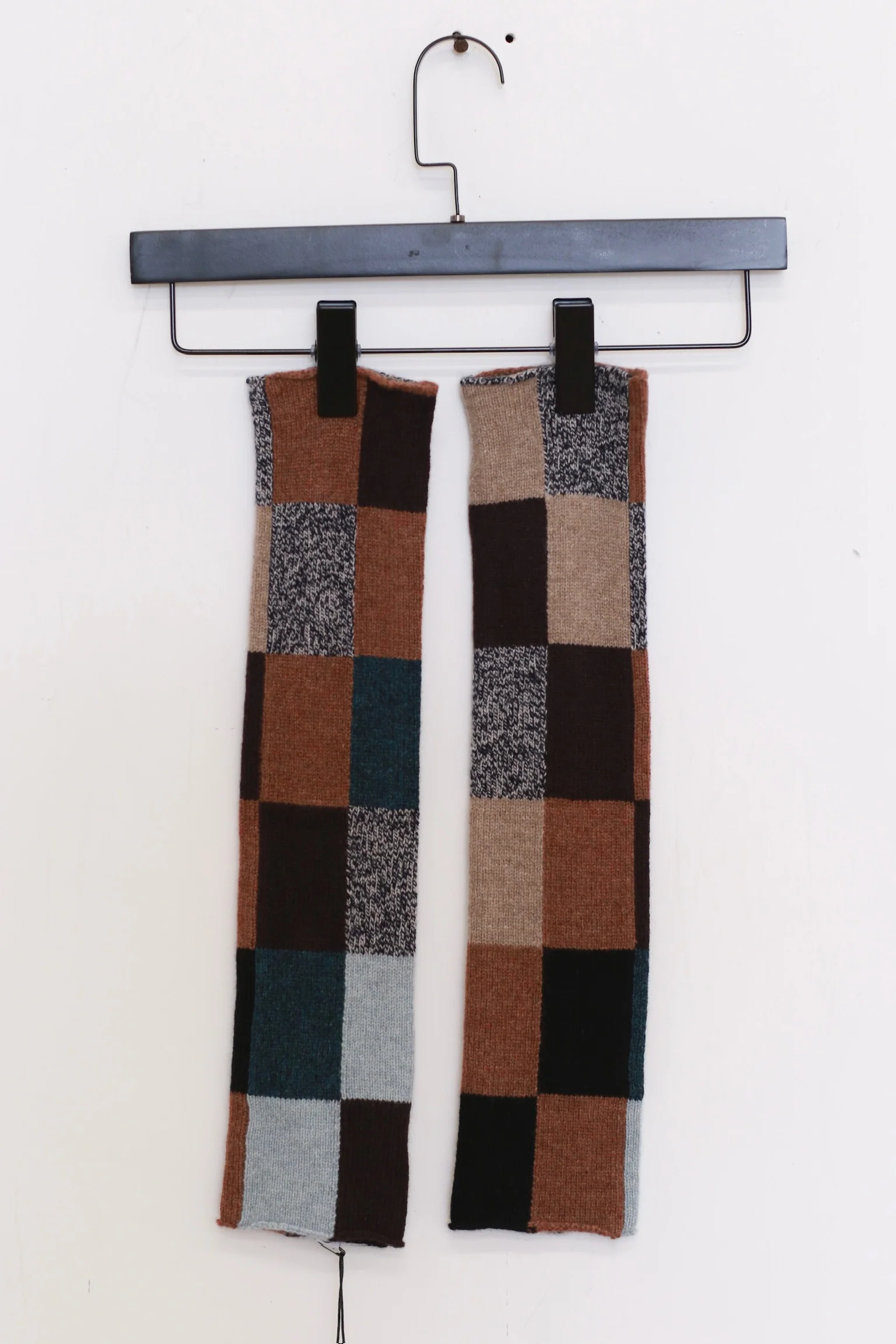 YANYAN KNITS 24 Autumn and Winter Plaid Ribbon Arm Warmer YYK-YYW24-1811-KF Plaid - Image 4