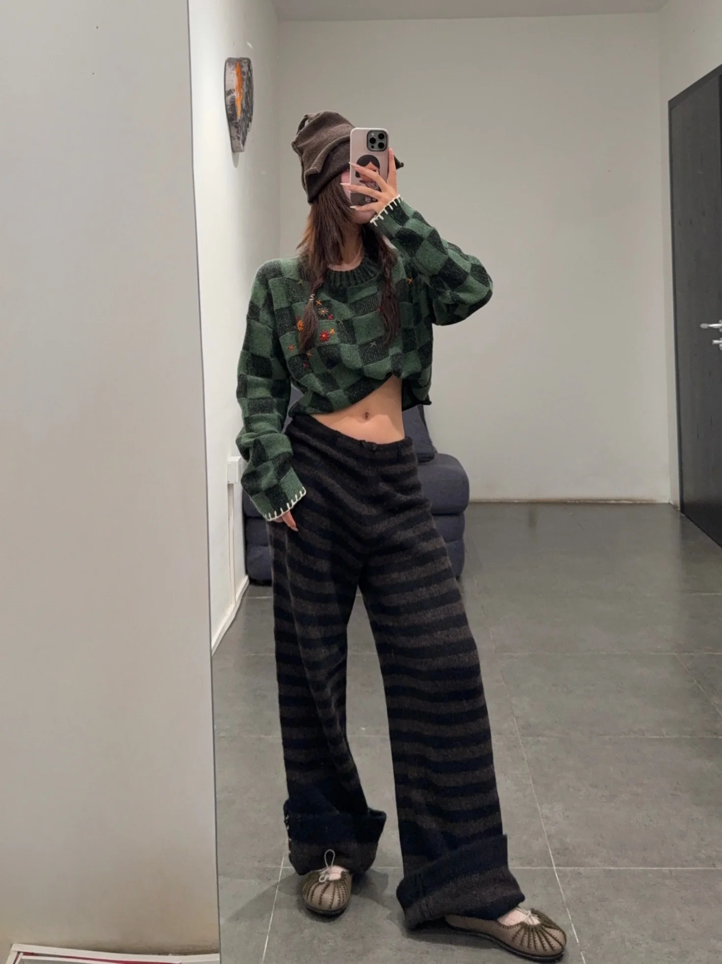 YANYAN KNITS Fall/Winter 2025: Wool plaid cropped sweater/mid-length skirt set YYK-YYW25-2021-GW (Sweater) - Image 15