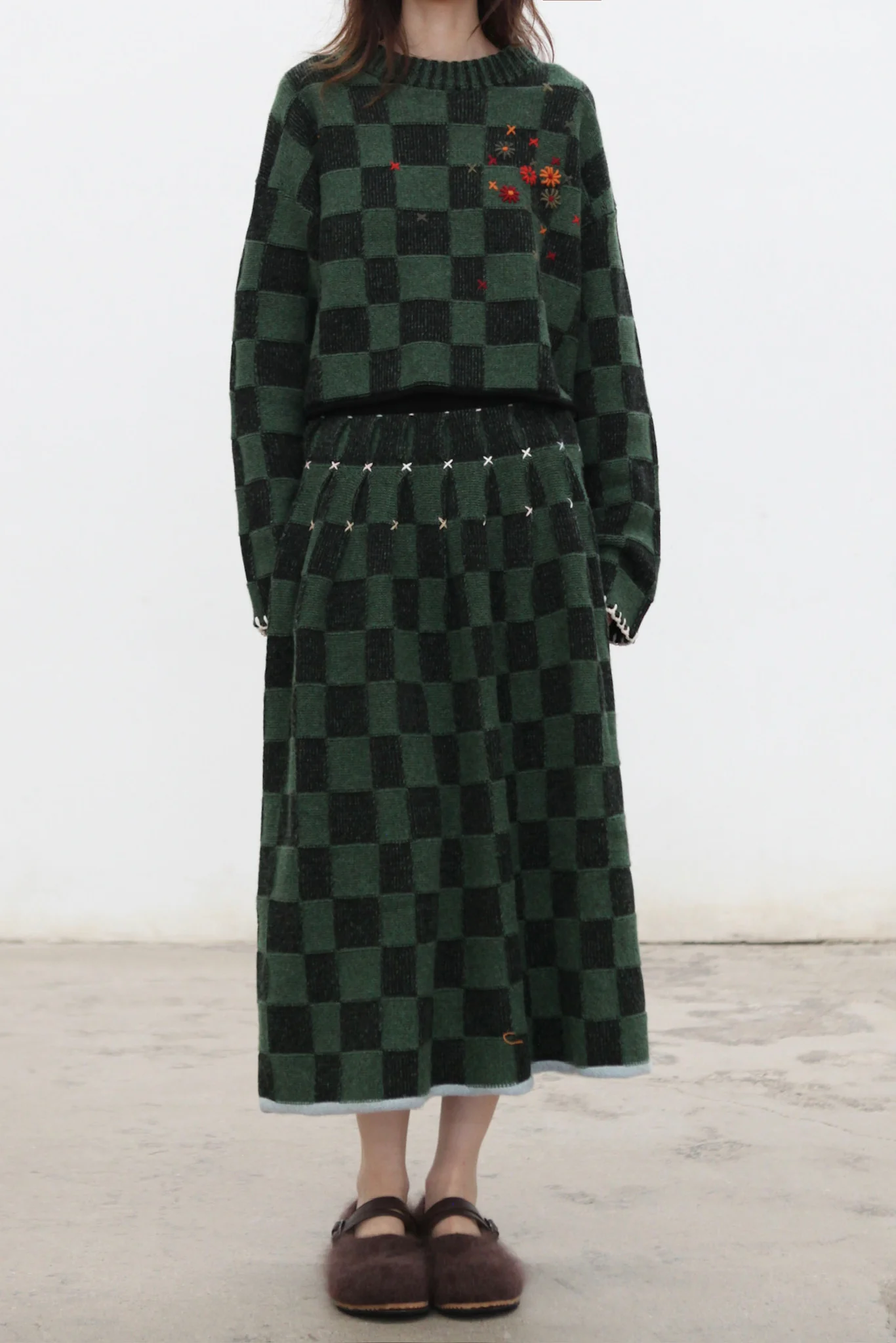 YANYAN KNITS Fall/Winter 2025: Wool plaid cropped sweater/mid-length skirt set YYK-YYW25-2021-GW (Sweater) - Image 2