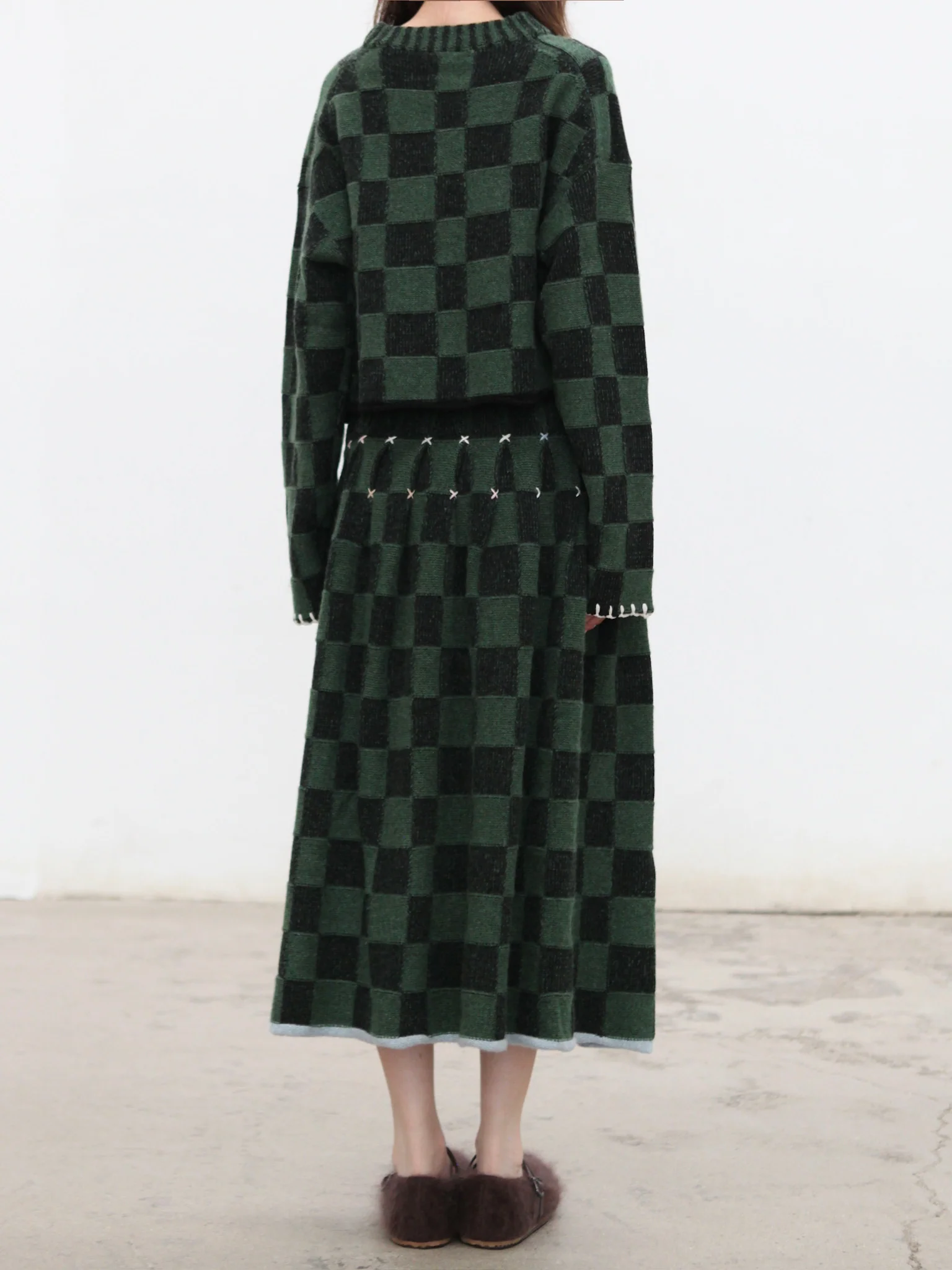 YANYAN KNITS Fall/Winter 2025: Wool plaid cropped sweater/mid-length skirt set YYK-YYW25-2021-GW (Sweater) - Image 3